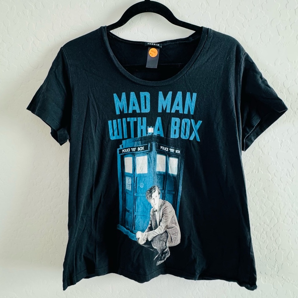 Torrid Women’s Doctor Who “Mad Man with a Box” t shirt - Black - Size L
